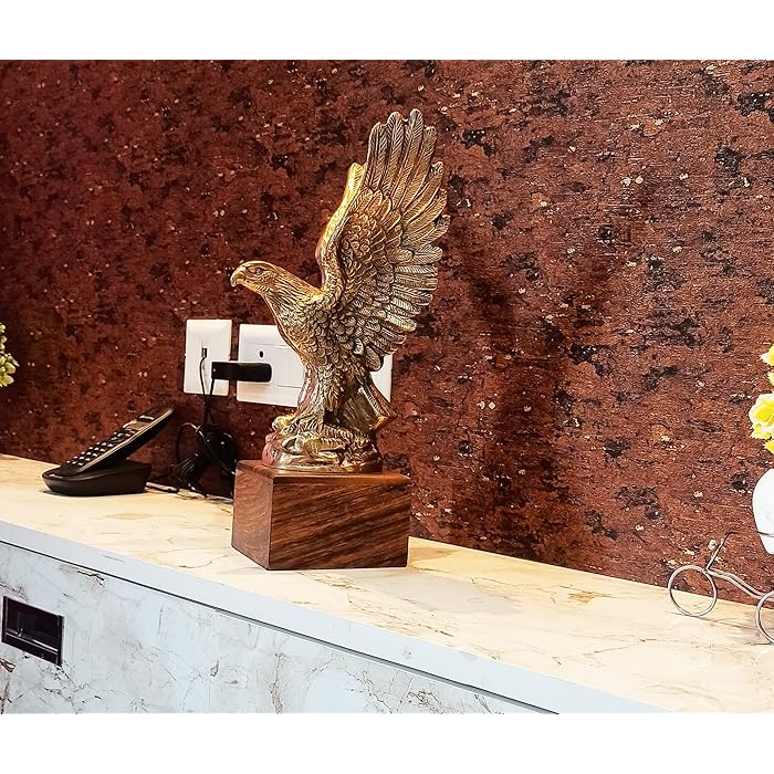 Flying Eagle with Base Showpiece